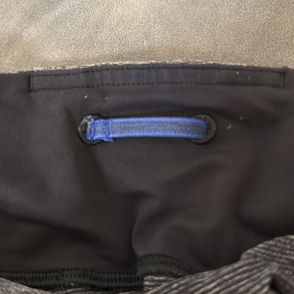 Lululemon Ruched Leggings with Side Pockets Black Pinstriped - Picture 5 of 7